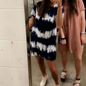 Lulu’s Blue/White Tie Dye Casual Dress